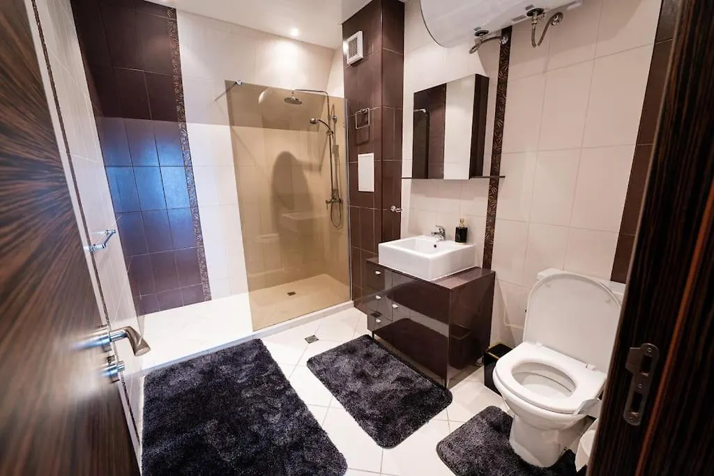 При Галя / Прекрасен Апартамент В Тих Квартал Varna Apartamento