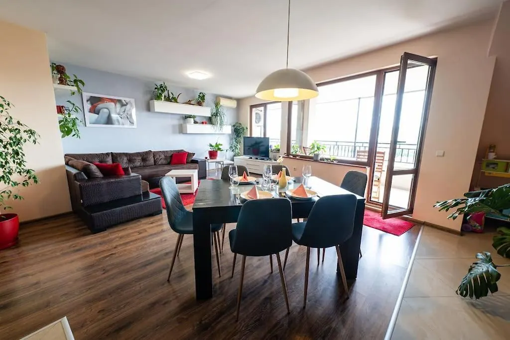 При Галя / Прекрасен Апартамент В Тих Квартал Varna Apartamento